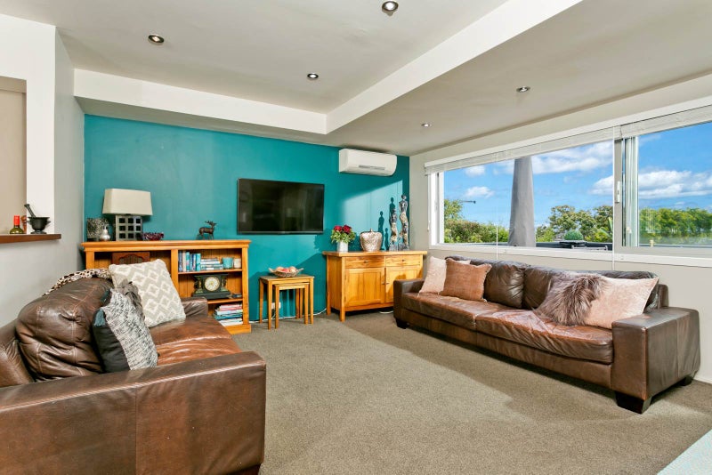 44 Bond Crescent, Forrest Hill, Auckland - Carousel 2