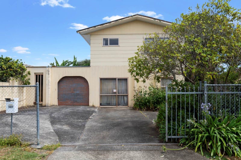 107 Raglan Street, Mangere East, Auckland - Carousel 1