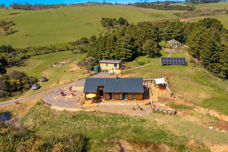 1037 Puketotara Road, OKAIHAU - Carousel 1