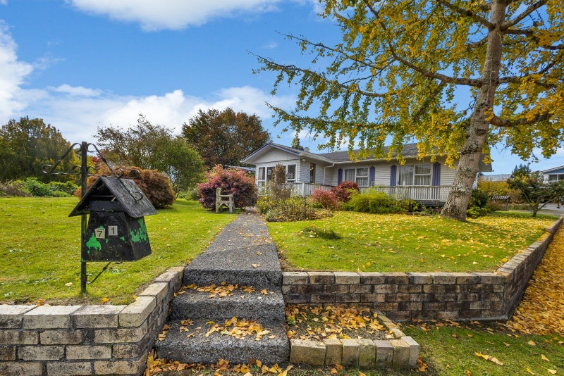 71 Golf Road, Taumarunui - Carousel 1