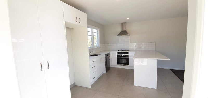 6 Riverlaw Terrace, Saint Martins, Christchurch - Carousel 2