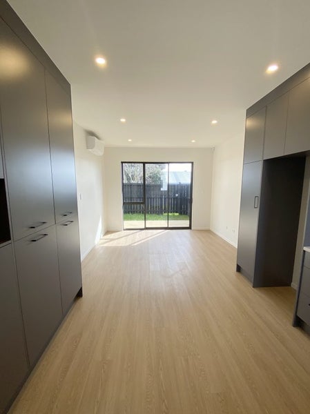 85B Pilkington Road, Panmure, Auckland - Carousel 2