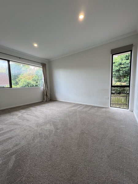 16 Loloma Drive, Half Moon Bay, Auckland - Carousel 2