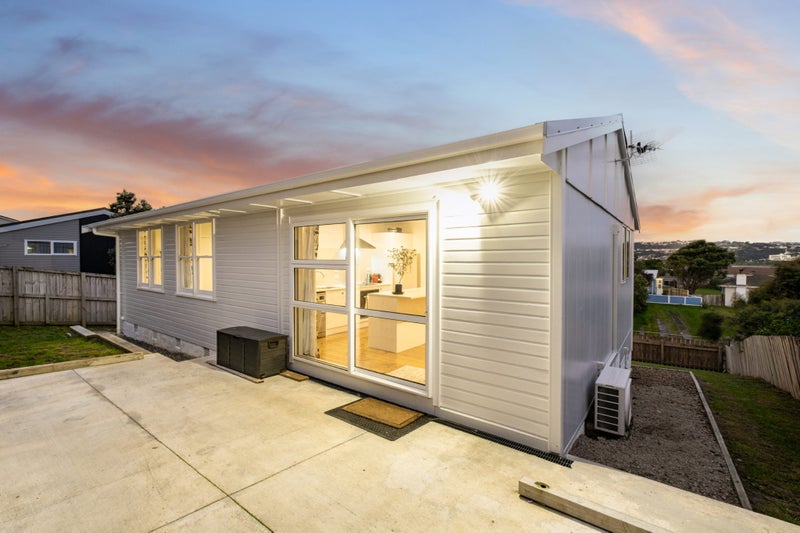 110 Te Pene Avenue, Titahi Bay, Porirua - Carousel 1