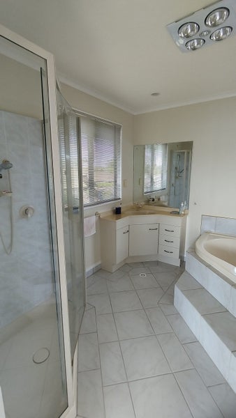 24 Huntington Drive, Huntington, Hamilton - Carousel 19