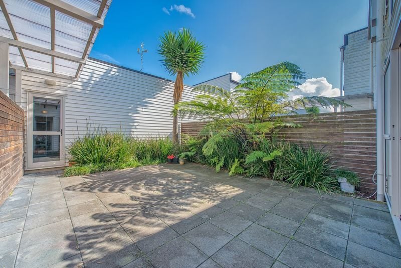 24 Zabeel Crescent, Takanini, Auckland - Carousel 2