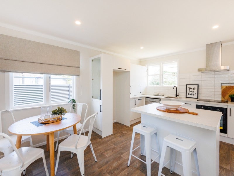 11 Benmore Avenue, Cloverlea, Palmerston North - Carousel 1