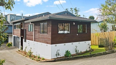 2/15 Glenvar Road, Torbay, Auckland - Carousel 1