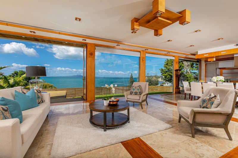 27 Oban Road, Browns Bay, Auckland - Carousel 2