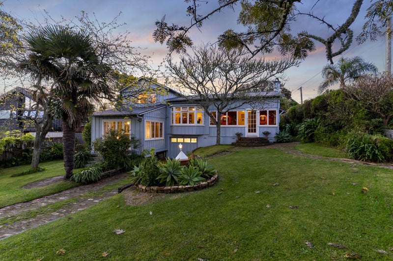 1 Westbourne Road, Murrays Bay, Auckland - Carousel 2