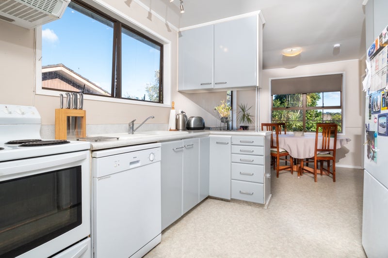 6 Kellett Road, Ranui, Auckland - Carousel 2