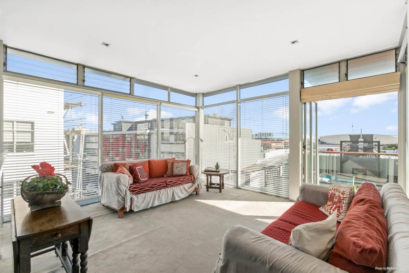 1F/11 Augustus Terrace, Parnell, Auckland - Carousel 1