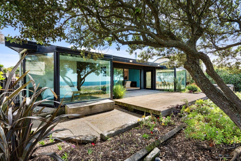 39 Ferguson Street South, Bay View, Napier - Carousel 1