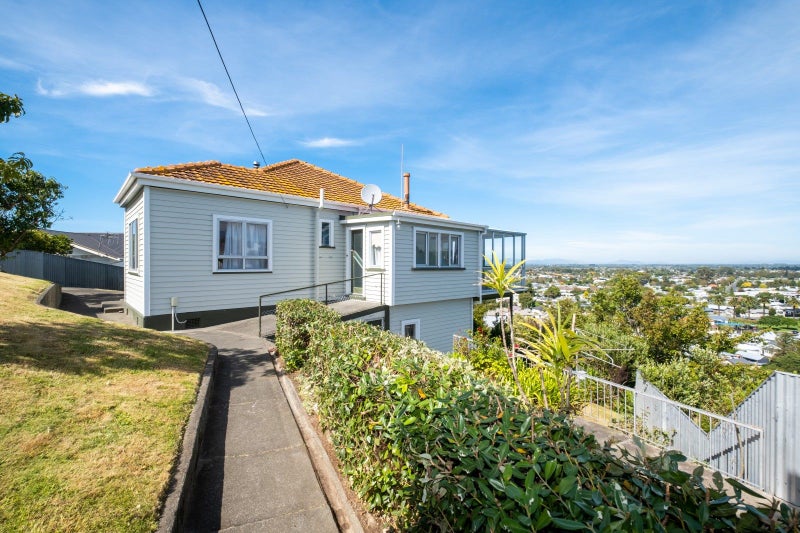 18 Guys Hill Road, Hospital Hill, Napier - Carousel 2