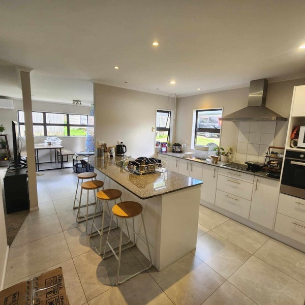 86A Barrys Road, Glendene, Auckland - Carousel 2