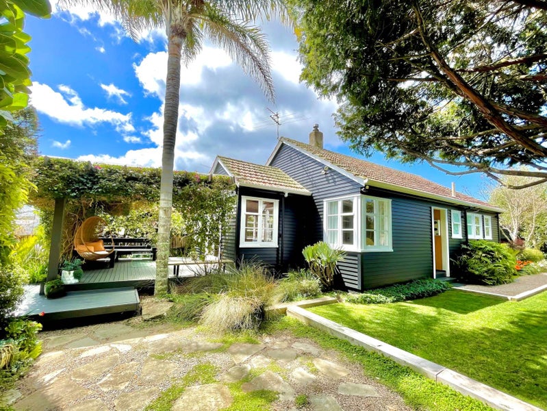 13 Shorwell Street, Sandringham, Auckland - Carousel 1