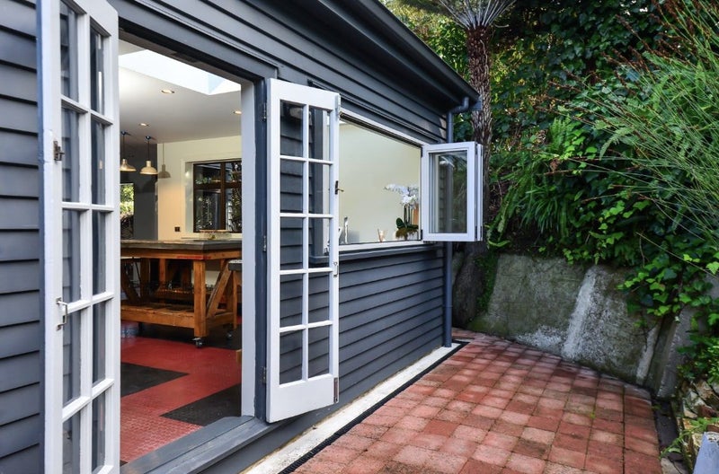 31 Myrtle Street, Hamilton East, Hamilton - Carousel 1