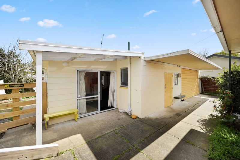 18 Dermont Street, Bader, Hamilton - Carousel 2