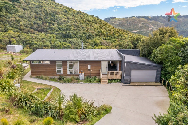 253 Maungaraki Road, Maungaraki, Lower Hutt - Carousel 1