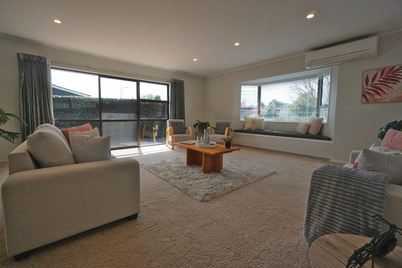 31 Rutherford Street, Chedworth, Hamilton - Carousel 2