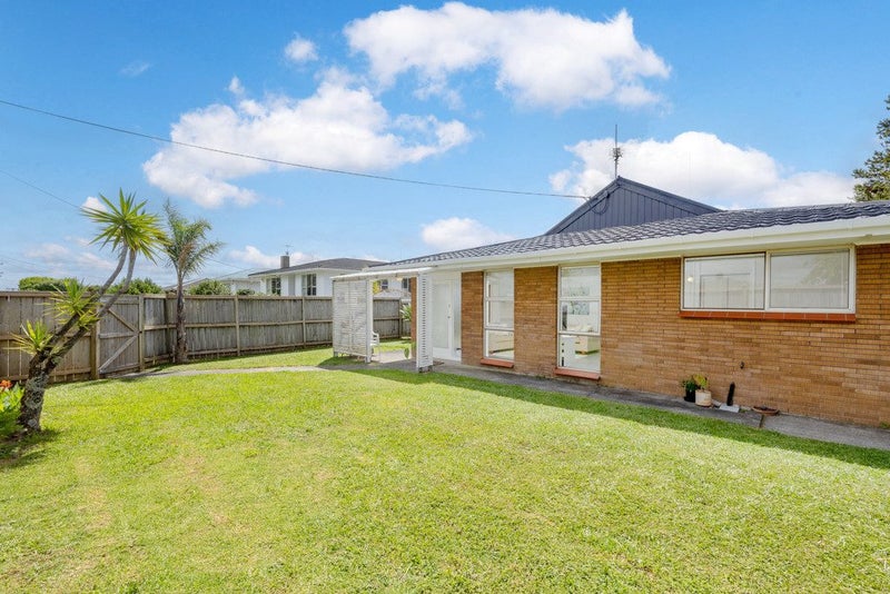 1/120 Woodglen Road, Glen Eden, Auckland - Carousel 1