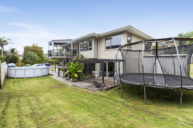 12 Tanglewood Place, Cockle Bay, Auckland - Carousel 2