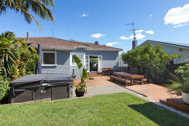 24 Aliford Avenue, One Tree Hill, Auckland - Carousel 1