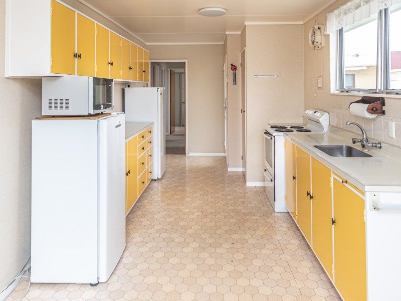 73 Polson Street, Castlecliff, Whanganui - Carousel 2