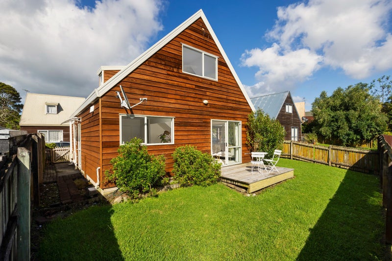 26 Caspian Close, New Lynn, Auckland - Carousel 2
