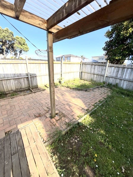 1 John Gill Road, Cockle Bay, Auckland - Carousel 1