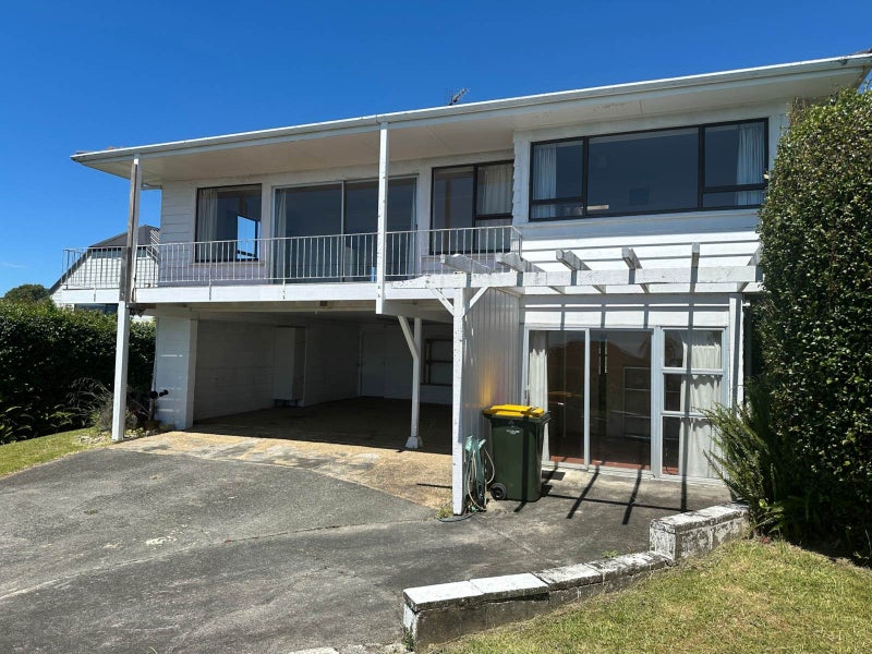 12 Copperfield Terrace, Mellons Bay, Auckland - Carousel 2