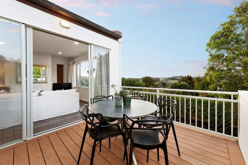 1/6 Pukerangi Crescent, Ellerslie, Auckland - Carousel 2