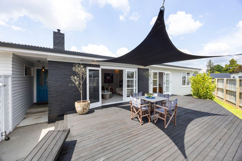 16 Donny Avenue, Chartwell, Hamilton - Carousel 1