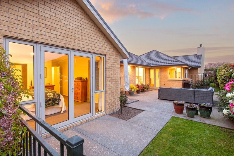 5 Aylsham Lane, Casebrook, Christchurch - Carousel 2