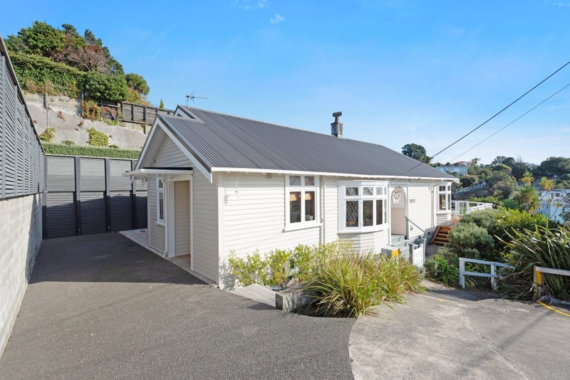 4 Mertoun Terrace, Kelburn, Wellington - Carousel 16