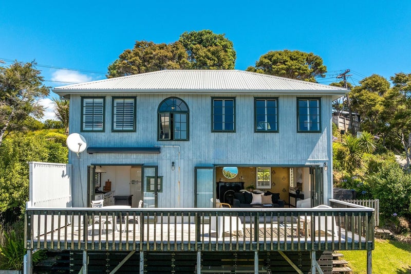 91 Queens Drive, Oneroa, Waiheke Island - Carousel 1