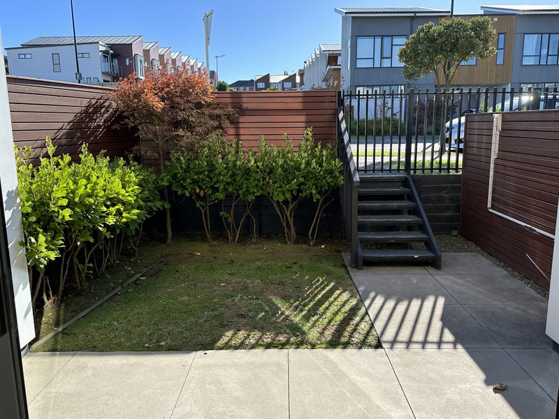 1 Gateway Avenue, Beachlands, Auckland - Carousel 1