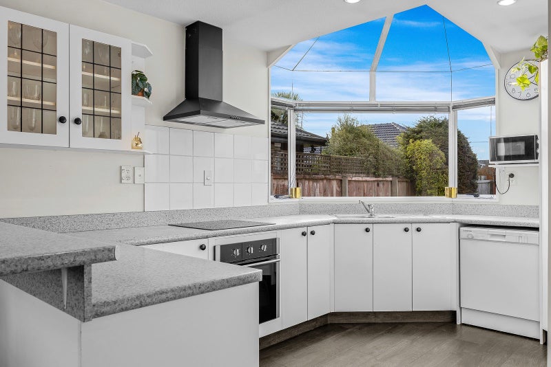 2/137 Sawyers Arms Road, Northcote, Christchurch - Carousel 2