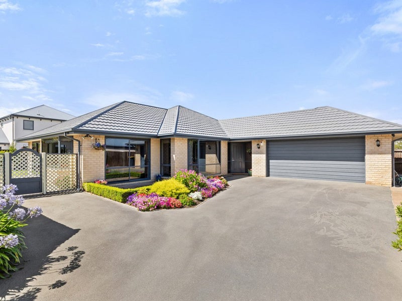 8 Seclusion Lane, Parklands, Christchurch - Carousel 1