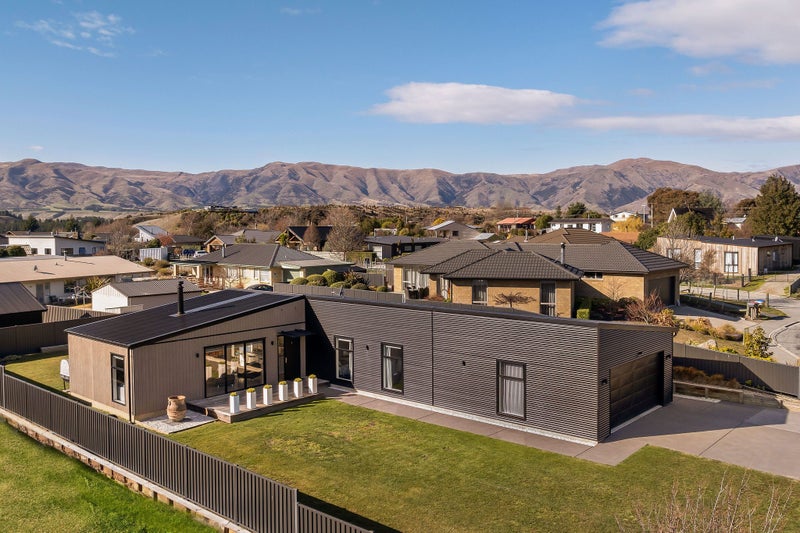 11 Alice Burn Drive, Luggate - Carousel 1