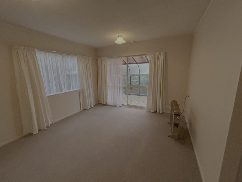 2 Angell Street, Johnsonville, Wellington - Carousel 1