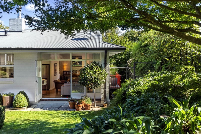 6 Woodstock Road, Fairfield, Hamilton - Carousel 2