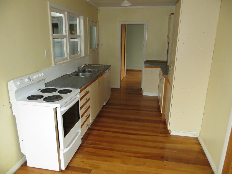 40 Benmore Avenue, Cloverlea, Palmerston North - Carousel 2