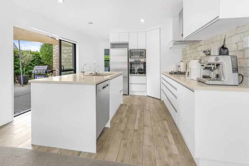 6 Braedan Lane, Huntington, Hamilton - Carousel 2