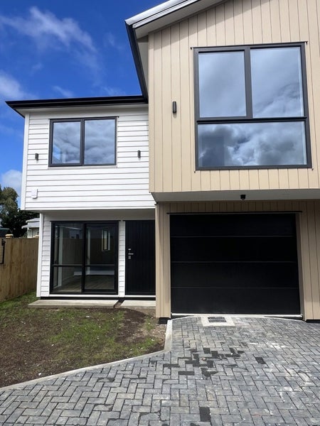 7 Burundi Avenue, Clendon Park, Auckland - Carousel 1