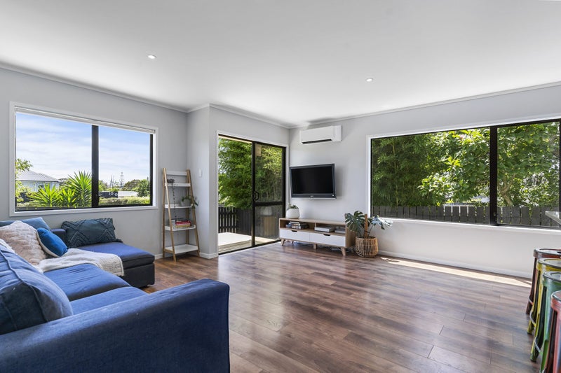 1/95 Wharf Road, Te Atatu Peninsula, Auckland - Carousel 2