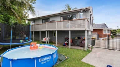2/67 Cascades Road, Pakuranga Heights, Auckland - Carousel 1