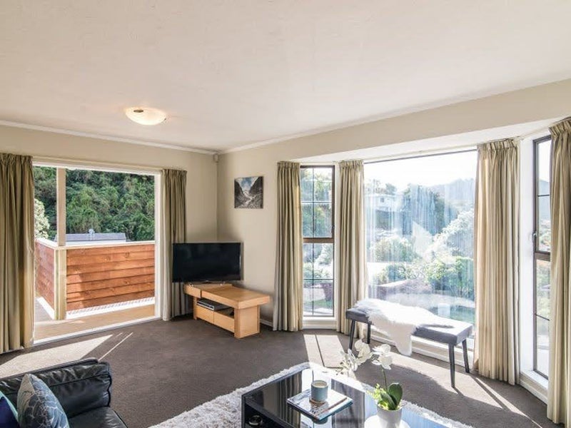 64 Hathaway Avenue, Karori, Wellington - Carousel 2
