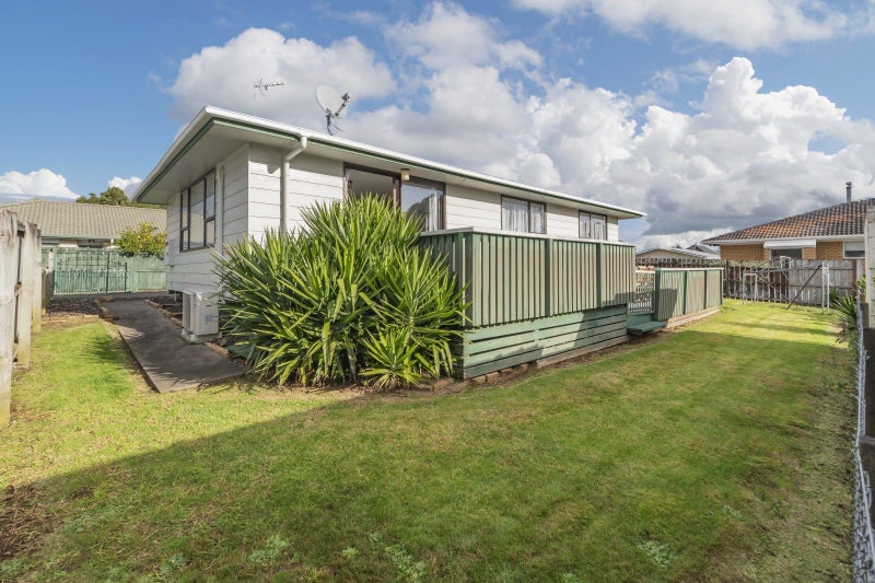 2/10 Argyle Avenue, Pahurehure, Papakura - Carousel 2