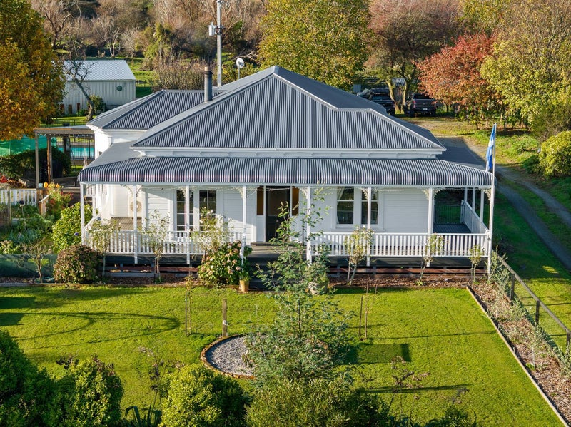 1188 State Highway 2, Masterton - Carousel 34